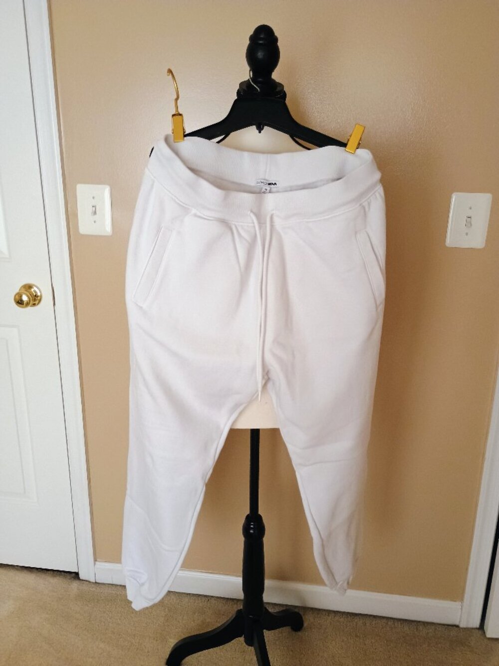 FASHION NOVA-WOMENS WHITE JOGGERS WITH SIDE POCKETS & A BACK POCKET-BRAND NEW-1X